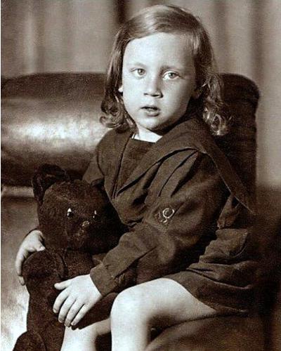 Вова Высоцкий в детстве, 3 года, июнь 1941 год