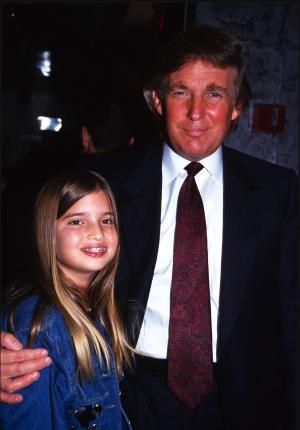 Иванка Трамп в детстве с отцом Дональдом.