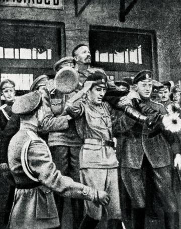13 августа 1917 года Корнилова встречали в Москве как спасителя России
