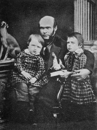 Николай Пирогов с сыновьями