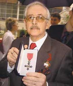 Василий Ливанов с орденом Британской империи