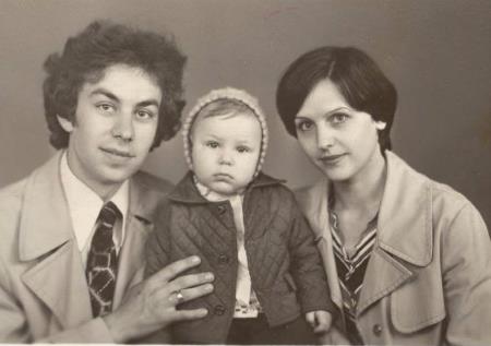 Маленький Дима с родителями