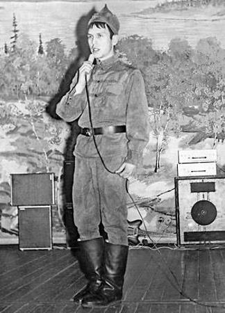 Николай Носков на смотре во время службы в Армии