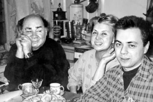 Евгений Леонов с женой и сыном