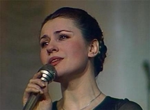 Валентина Толкунова на сцене