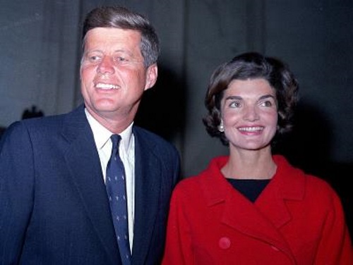 Джон Кеннеди с супругой
