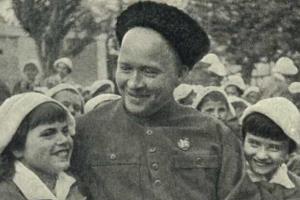 Гайдар Аркадий Петрович ( Голиков ) - биография, фото, личная жизнь
