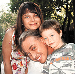 Сергей Глушко с супругой и сыном Архипом
