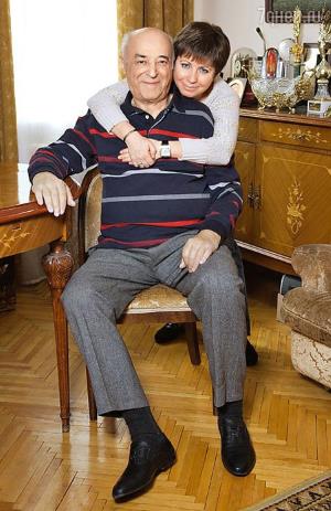 Владимир Этуш с женой Еленой Горбуновой, которая младше актера на 42 года Владимир Этуш с женой Еленой Горбуновой, которая младше актера на 42 года