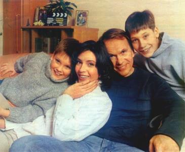 Алексей Гуськов и Лидия Вележева с сыновьями