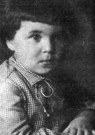Майя Кристалинская в детстве