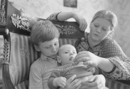 Ирина Муравьева и ее дети Даниил и Женя