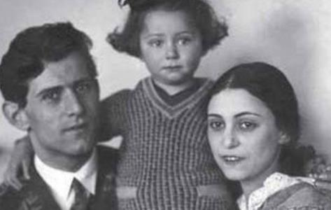 Майя Плисецкая с родителями в детстве