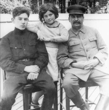Сталин с детьми Василием и Светланой