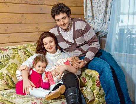 Михаил Полицеймако с женой Ларисой и дочками