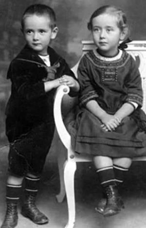 Лёва и Соня Ландау в детстве