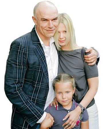 Сергей Мазаев с молодой женой Галиной и дочкой Анной