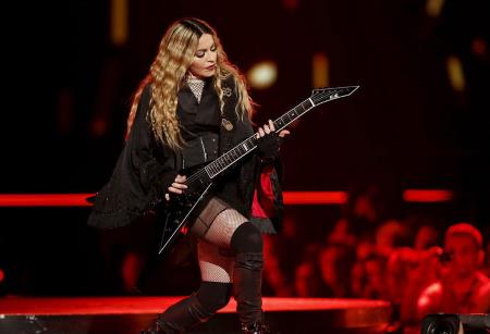 Мадонна на сцене