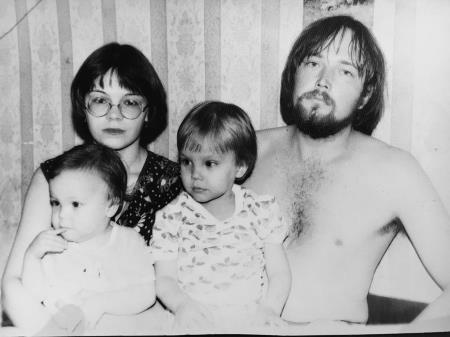 Братья Алексей и Андрей Чадовы с родителями в детстве