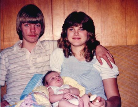От первого мужа, дебошира и ревнивица девушка сбежала, забрав сына, 1986 г.