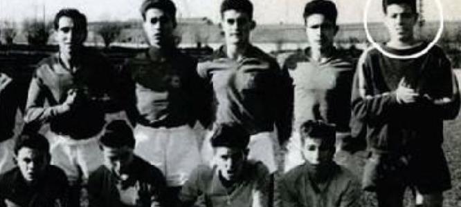 Хулио Иглесиас в юности в футбольной команде