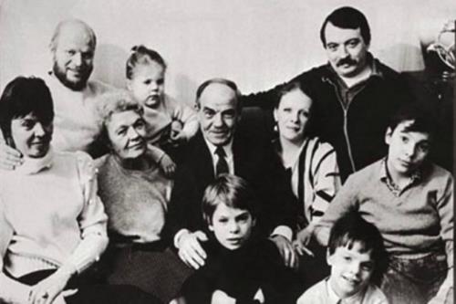 Михаил Глузский с семьей