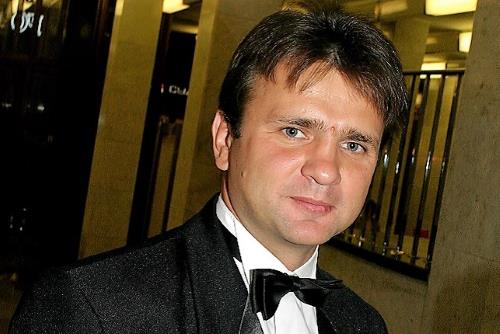 Телеведущий Тимур Кизяков Телеведущий Тимур Кизяков