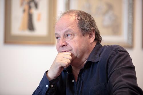 Режиссер Дмитрий Астрахан Режиссер Дмитрий Астрахан