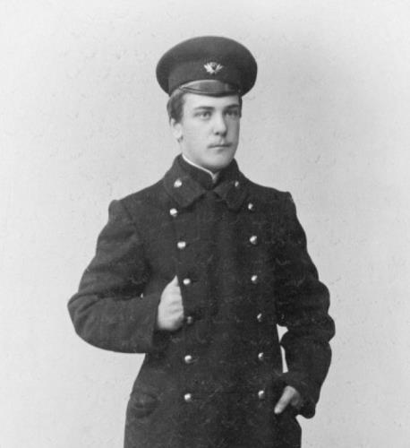 Петр Капица - студент Кронштадского реального училища. 1910 г.