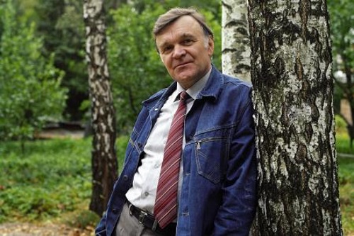 Писатель Юрий Бондарев
