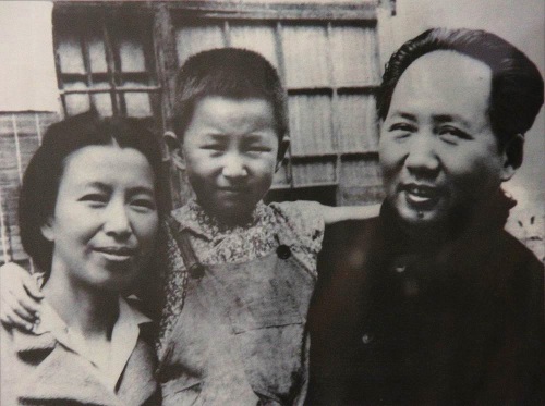 Цзян Цин с семьей