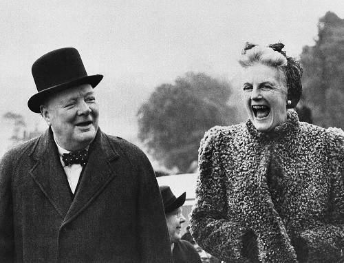 Уинстон Черчилль и Клементина Хозьер в молодости