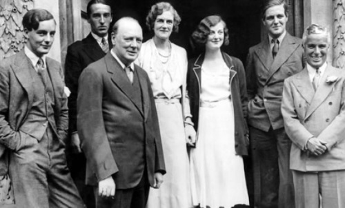Уинстон Черчилль с семьей