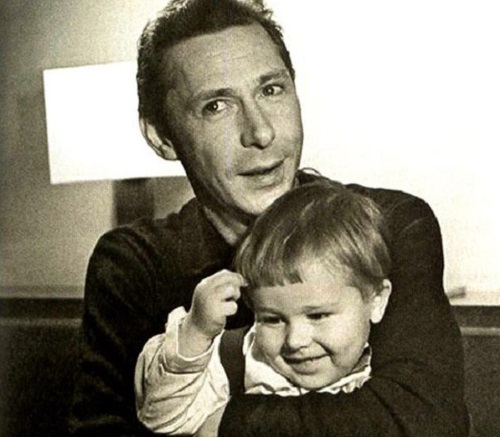 Михаил Ефремов - отец Никиты в детстве с дедом Олегом Ефремовым