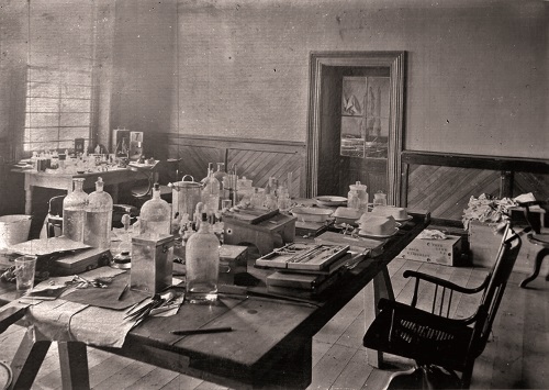 Рабочий кабинет и лаборатория Роберта Коха.