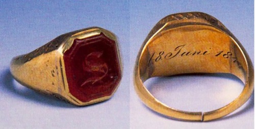 Перстень с сердоликом, подаренный Пушкину супругой, от гибели поэта не сберег