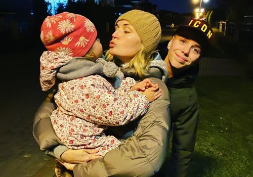 Полина Гагарина с детьми: Андреем и Мией