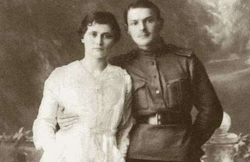 Прапорщик Жданов в молодости с невестой, будущей женой Зинаидой