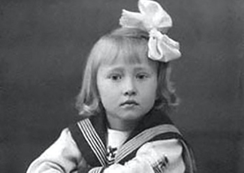 Галя Уланова в детстве