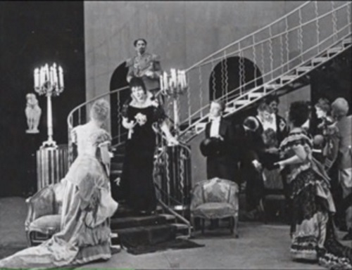 Зинаида Райх на сцене театра в постановке "Дама с камелиями"